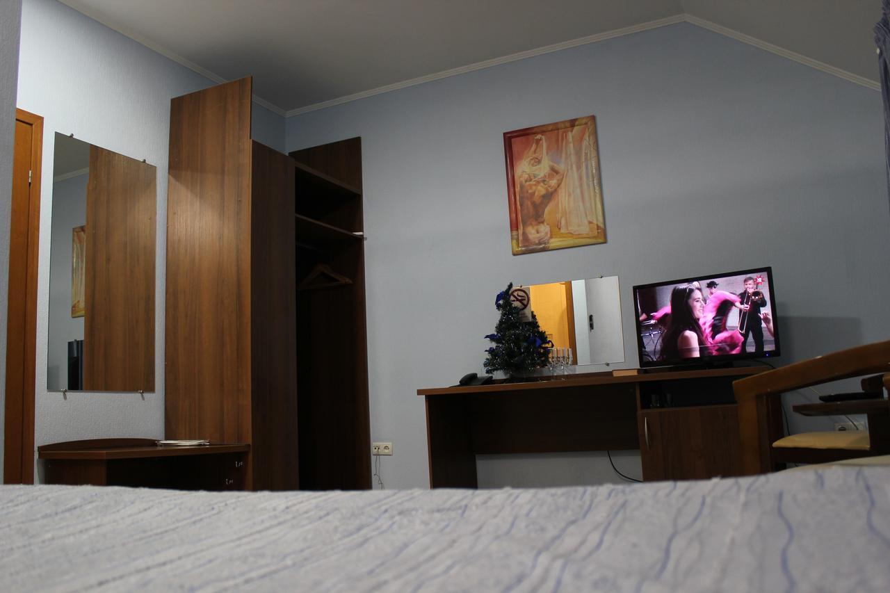 Inn Gusi Project Hotel Mariupol Luaran gambar